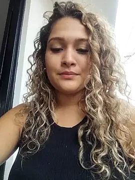 Snapshot of Sara_smiiith211 chatting on 03/02/25, 08:50 Sara smiiith211 online show from 03/02/25, 08:50