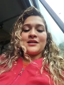 Snapshot of Sara_smiiith211 chatting on 03/06/25, 09:53 Sara smiiith211 online show from 03/06/25, 09:53