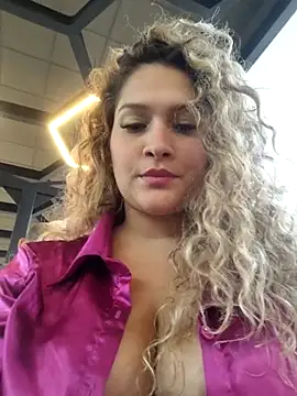 Snapshot of Sara_smiiith211 chatting on 03/09/25, 02:07 Sara smiiith211 online show from 03/09/25, 02:07