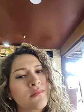 Snapshot of Sara_smiiith211 chatting on 03/12/25, 10:07 Sara smiiith211 online show from 03/12/25, 10:07