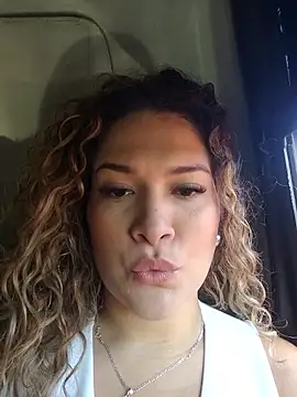 Snapshot of Sara_smiiith211 chatting on 10/05/25, 09:13 Sara smiiith211 online show from 10/05/25, 09:13