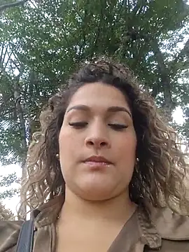 Snapshot of Sara_smiiith211 chatting on 10/17/25, 06:32 Sara smiiith211 online show from 10/17/25, 06:32