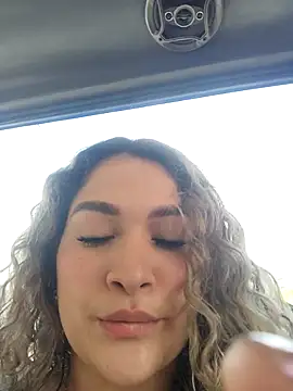 Sara smiiith211 online show from 04/12/26, 06:24