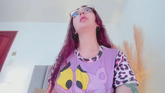 Snapshot of Emilywatsonn chatting on 01/17/25, 02:39 Emilywatsonn online show from 01/17/25, 02:39