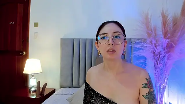 Snapshot of Emilywatsonn chatting on 01/31/25, 11:46 Emilywatsonn online show from 01/31/25, 11:46