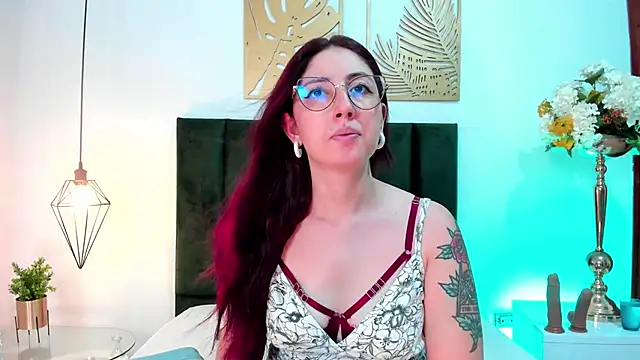 Snapshot of Emilywatsonn chatting on 02/05/25, 11:44 Emilywatsonn online show from 02/05/25, 11:44