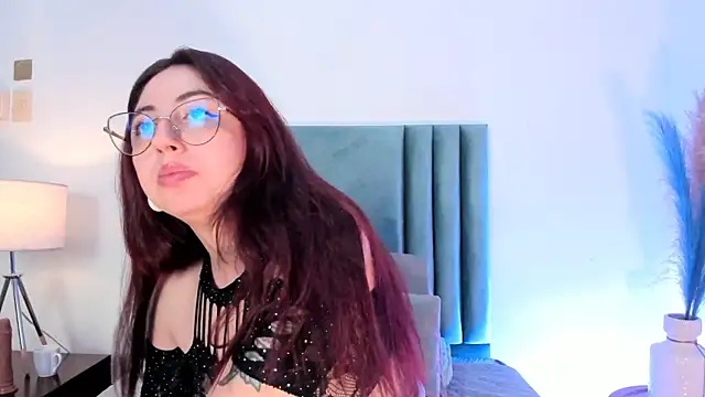 Snapshot of Emilywatsonn chatting on 02/09/25, 05:22 Emilywatsonn online show from 02/09/25, 05:22