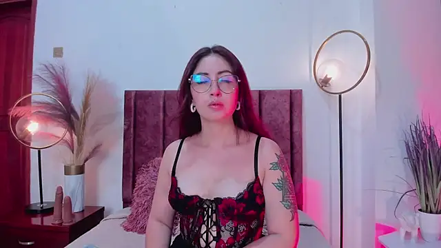 Snapshot of Emilywatsonn chatting on 02/21/25, 11:44 Emilywatsonn online show from 02/21/25, 11:44