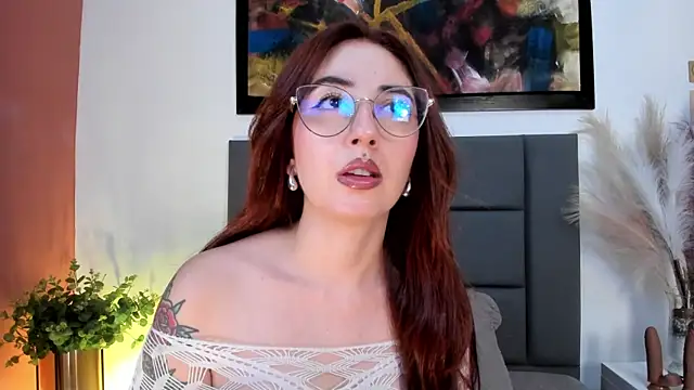 Snapshot of Emilywatsonn chatting on 10/23/25, 12:43 Emilywatsonn online show from 10/23/25, 12:43