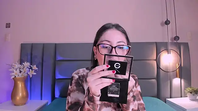 Emilywatsonn online show from 06/05/26, 12:39