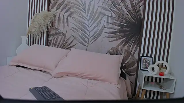 Samaantha-White online show from 02/24/26, 11:41