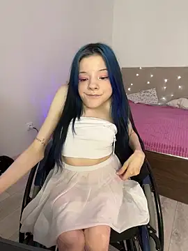 MiniSophiaa online show from 02/11/26, 07:35