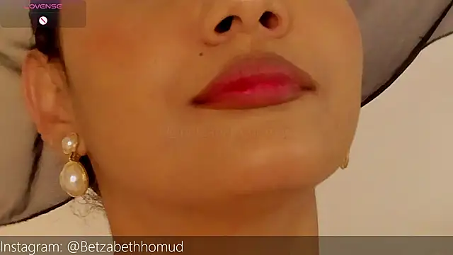 Snapshot of BetzabethHomud0 chatting on 03/28/26, 04:39 BetzabethHomud0 online show from 03/28/26, 04:39