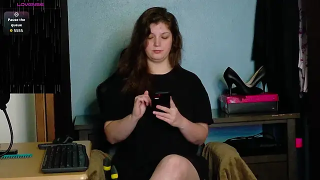 TreeJeanne online show from 10/13/25, 01:38