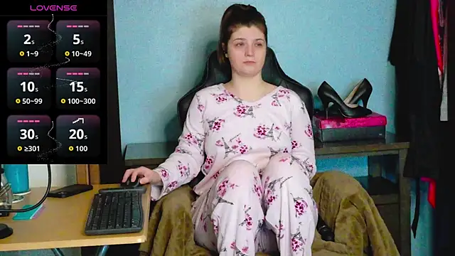 TreeJeanne online show from 12/01/25, 02:38