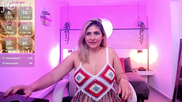 Melanie silver  online show from 02/21/25, 10:48