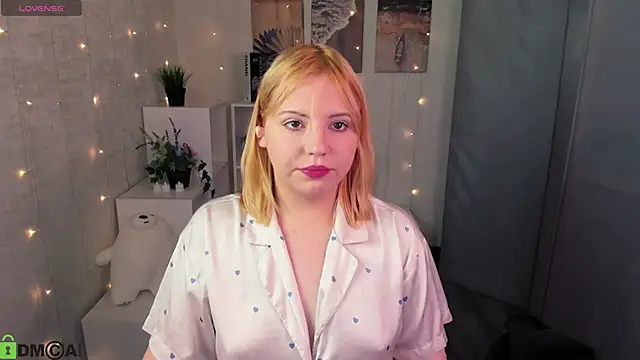 Stacy Luv online show from 10/27/25, 03:32