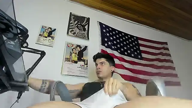 Snapshot of charlie_hotxxx chatting on 07/12/26, 02:35 charlie hotxxx online show from 07/12/26, 02:35