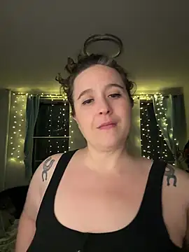 Snapshot of sylviahhh chatting on 01/31/25, 03:20 sylviahhh online show from 01/31/25, 03:20