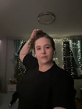 Snapshot of sylviahhh chatting on 03/29/26, 05:40 sylviahhh online show from 03/29/26, 05:40