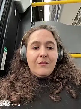 Snapshot of sylviahhh chatting on 04/05/26, 02:25 sylviahhh online show from 04/05/26, 02:25