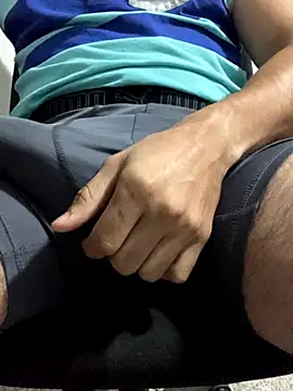 Snapshot of Coelho05 chatting on 10/23/25, 12:32 Coelho05 online show from 10/23/25, 12:32