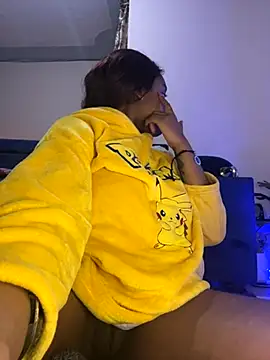 Snapshot of Cherrytowild chatting on 11/13/25, 06:29 Cherrytowild online show from 11/13/25, 06:29