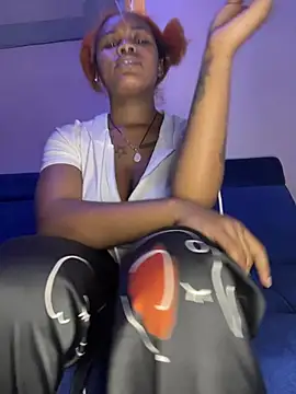 Snapshot of Cherrytowild chatting on 03/19/26, 06:06 Cherrytowild online show from 03/19/26, 06:06