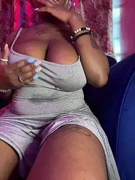 Snapshot of Cherrytowild chatting on 04/16/26, 12:17 Cherrytowild online show from 04/16/26, 12:17