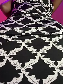 Snapshot of Cherrytowild chatting on 04/20/26, 08:17 Cherrytowild online show from 04/20/26, 08:17