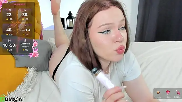 Snapshot of Naomi_B1ack chatting on 04/17/26, 12:02 Naomi B1ack online show from 04/17/26, 12:02