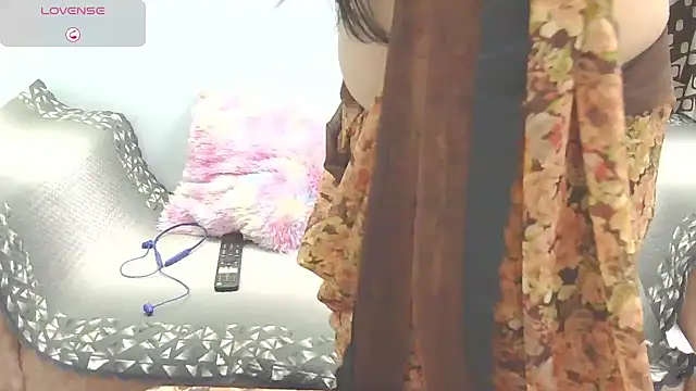 Snapshot of sheetaldave chatting on 01/10/25, 06:17 sheetaldave online show from 01/10/25, 06:17