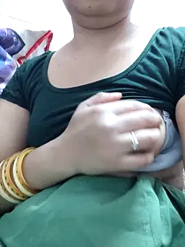 Snapshot of Aaradhya chatting on 02/15/25, 01:31 Aaradhya online show from 02/15/25, 01:31