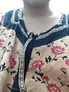 Snapshot of Aaradhya chatting on 02/22/25, 01:33 Aaradhya online show from 02/22/25, 01:33