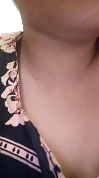 Snapshot of Aaradhya chatting on 03/04/25, 03:55 Aaradhya online show from 03/04/25, 03:55