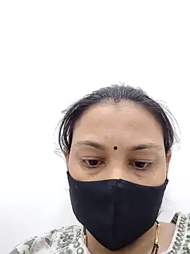 Snapshot of Aaradhya chatting on 06/04/26, 02:39 Aaradhya online show from 06/04/26, 02:39