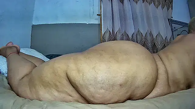 Snapshot of BustyThickyAss chatting on 03/28/26, 07:13 BustyThickyAss online show from 03/28/26, 07:13