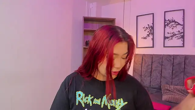 Snapshot of Andy_and_emma chatting on 12/05/24, 12:44 Andy and emma online show from 12/05/24, 12:44