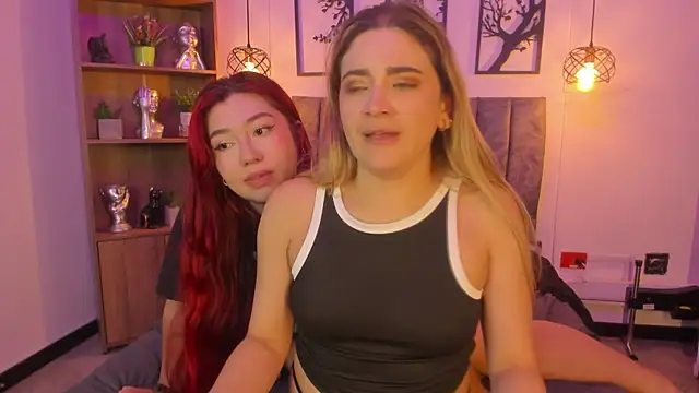 Snapshot of Andy_and_emma chatting on 12/05/24, 03:50 Andy and emma online show from 12/05/24, 03:50