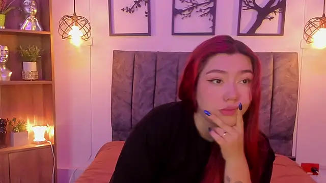 Snapshot of Andy_and_emma chatting on 12/11/24, 03:58 Andy and emma online show from 12/11/24, 03:58