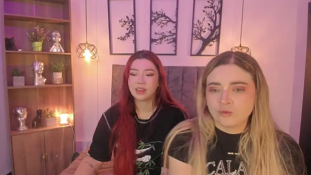 Snapshot of Andy_and_emma chatting on 12/13/24, 12:06 Andy and emma online show from 12/13/24, 12:06