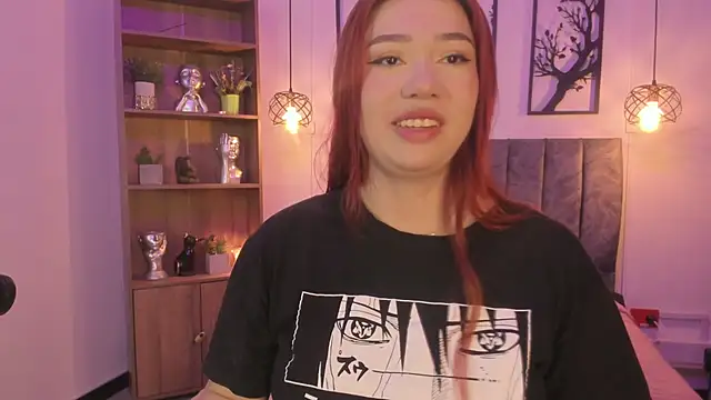 Snapshot of Andy_and_emma chatting on 12/23/24, 12:52 Andy and emma online show from 12/23/24, 12:52