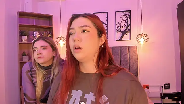 Snapshot of Andy_and_emma chatting on 12/28/24, 12:45 Andy and emma online show from 12/28/24, 12:45