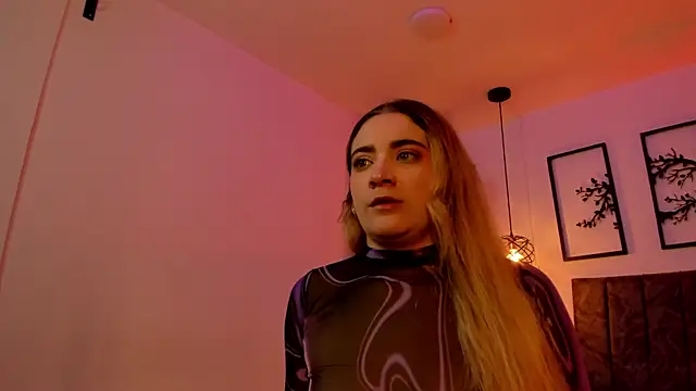 Snapshot of Andy_and_emma chatting on 01/16/25, 12:42 Andy and emma online show from 01/16/25, 12:42