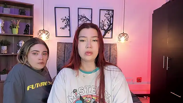 Snapshot of Andy_and_emma chatting on 01/19/25, 12:39 Andy and emma online show from 01/19/25, 12:39