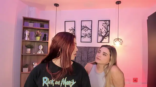 Snapshot of Andy_and_emma chatting on 02/05/25, 12:49 Andy and emma online show from 02/05/25, 12:49