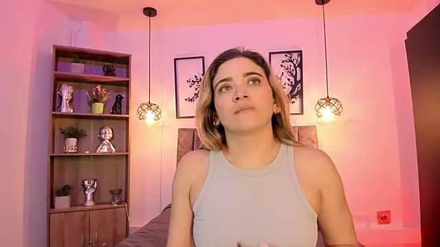 Snapshot of Andy_and_emma chatting on 02/05/25, 03:52 Andy and emma online show from 02/05/25, 03:52