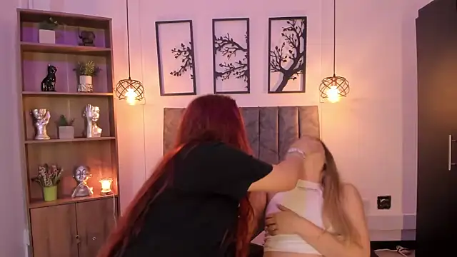 Snapshot of Andy_and_emma chatting on 02/09/25, 12:52 Andy and emma online show from 02/09/25, 12:52