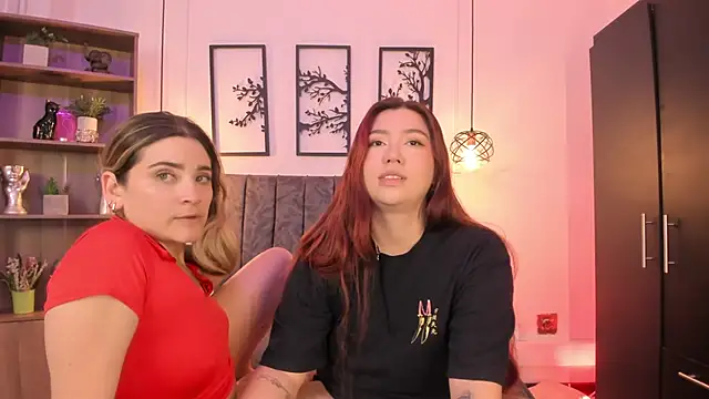 Snapshot of Andy_and_emma chatting on 02/16/25, 03:48 Andy and emma online show from 02/16/25, 03:48