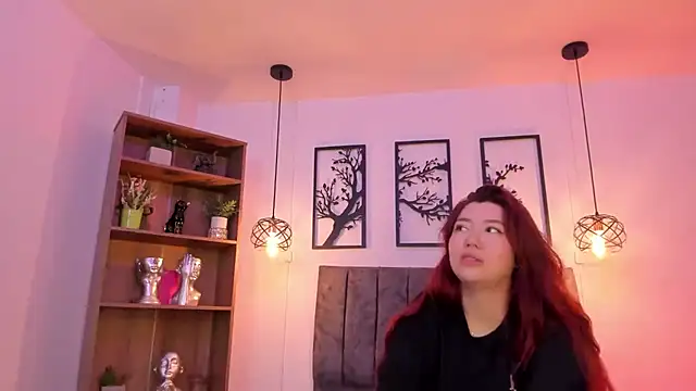 Snapshot of Andy_and_emma chatting on 03/14/25, 12:40 Andy and emma online show from 03/14/25, 12:40